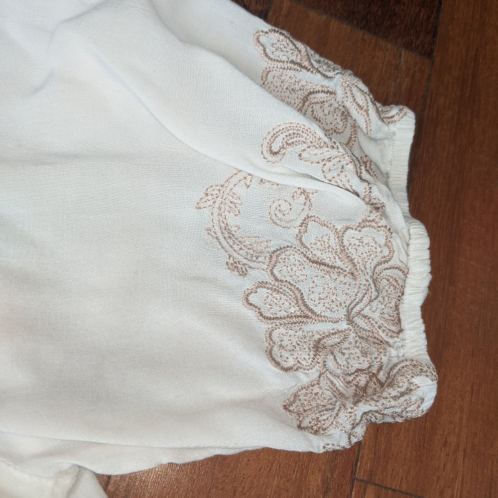 Embroidered Top - Picture 5 of 6
